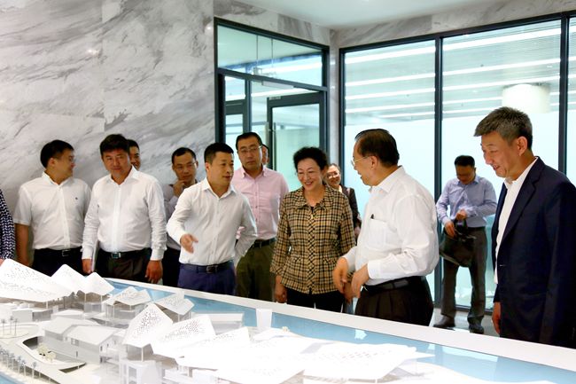 20170423044282.jpg 新聞2:集團領導考察三亞國際免稅城_副本.jpg