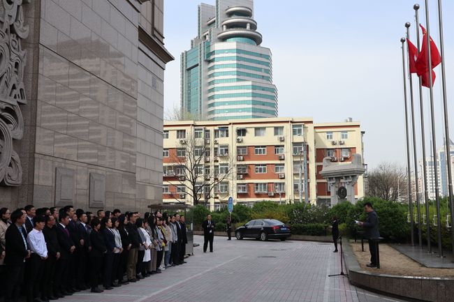 20190409081822.jpg 2019年駐京機(jī)構(gòu)集團(tuán)公司日升旗儀式_副本.jpg