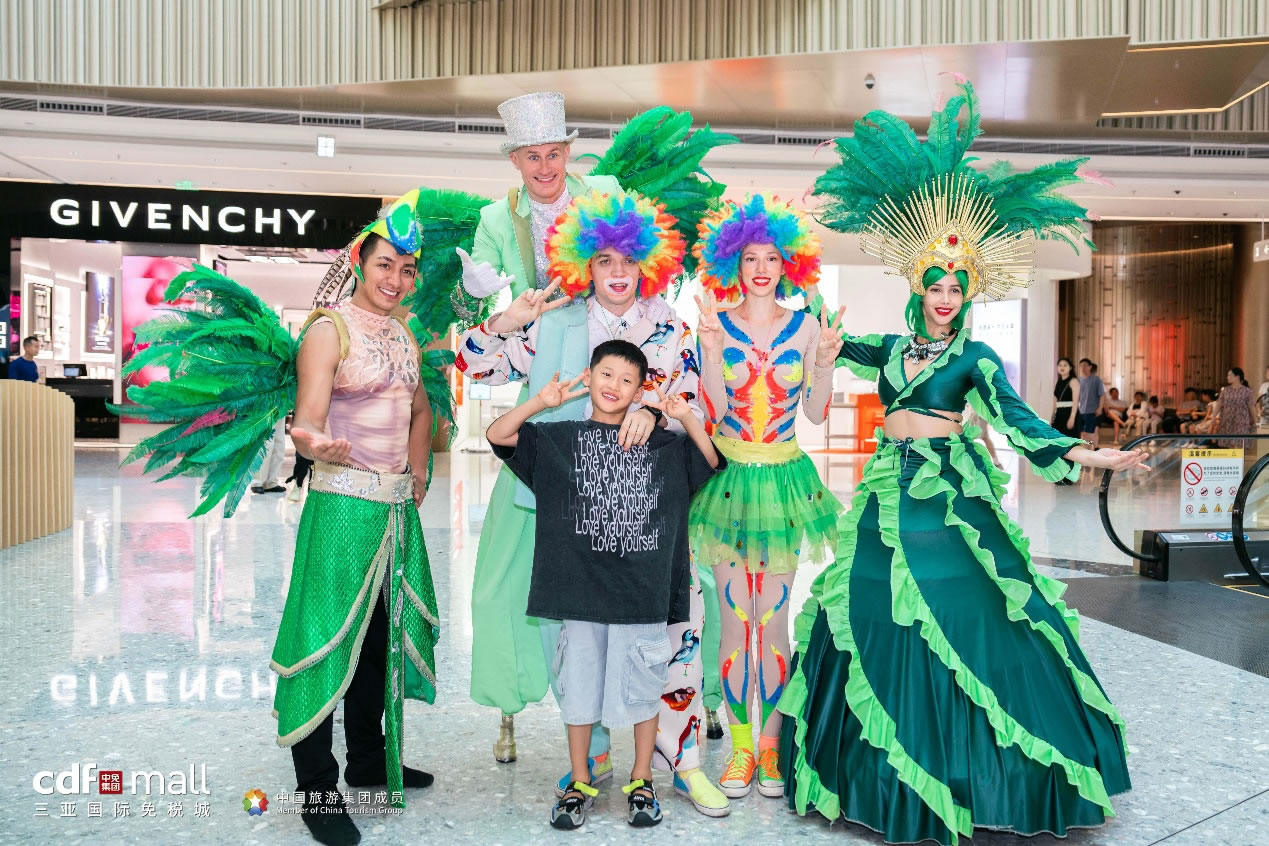 引領(lǐng)風(fēng)潮樹標(biāo)桿，cdf三亞國際免稅城十年免稅購物創(chuàng)新實(shí)踐